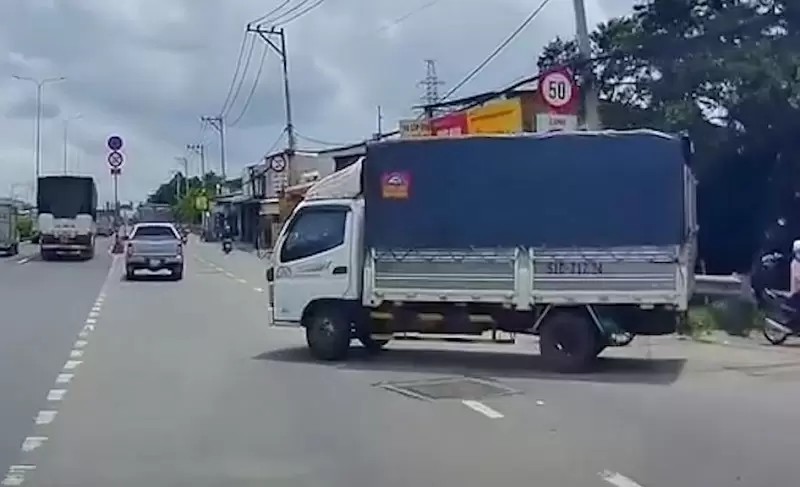 Xe tải đang chạy bị tắt máy trên đường