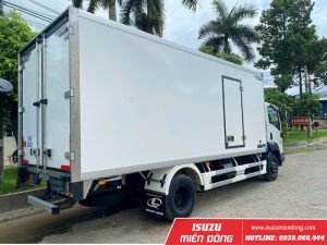 Xe tải đông lạnh Isuzu 3.5 tấn thùng chở hải sản