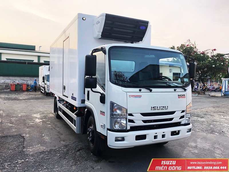 Xe tải đông lạnh Isuzu NQR 550 5 tấn