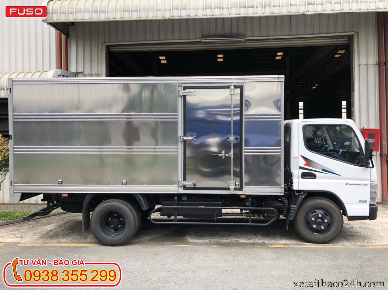Overall view of a Fuso Canter 4.99 box truck