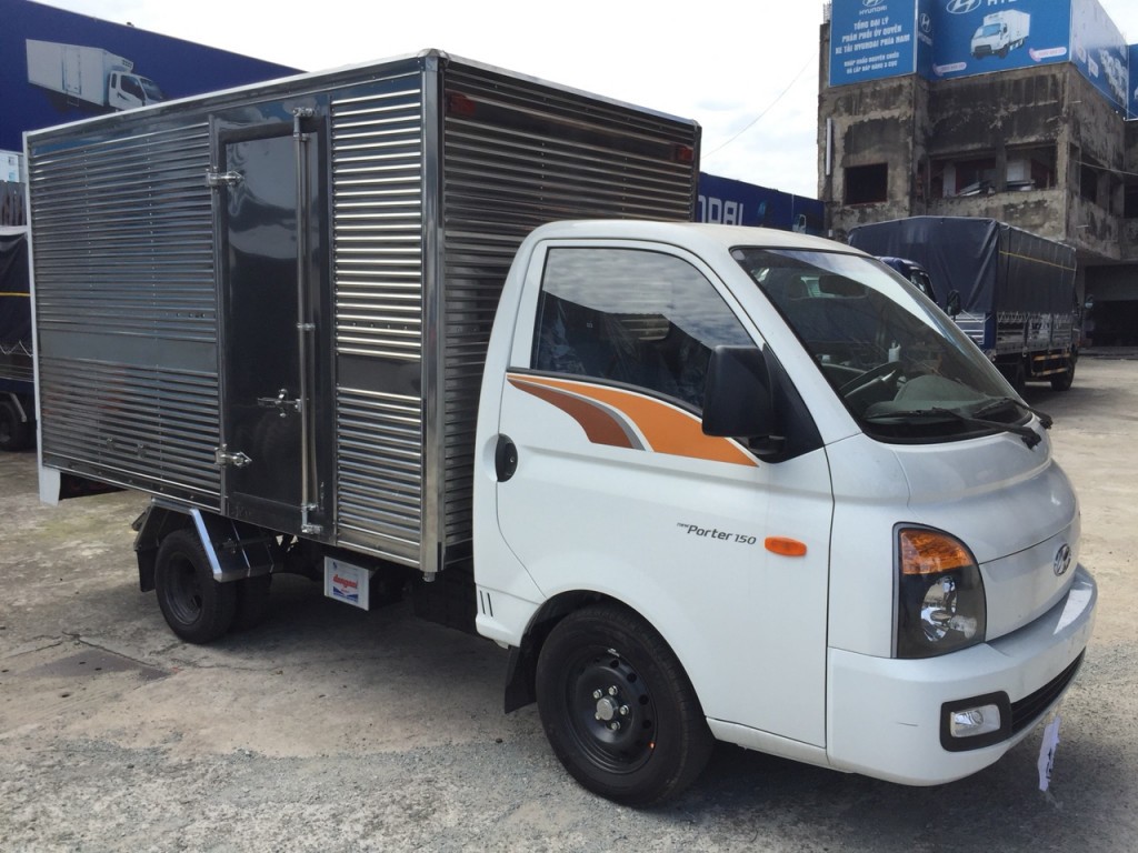 alt text: Xe tải Hyundai H150 màu xanh dương