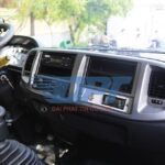 Xe tải Hino FL thùng đông lạnh vận hành mạnh mẽ trên đường trường