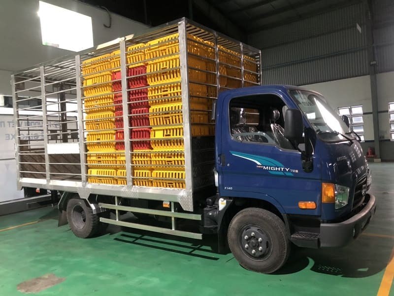 家禽運搬専用のHyundai 75s 3.5トン トラック