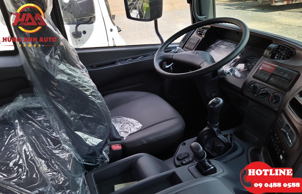 现代Hyundai HD320卡车宽敞的驾驶室