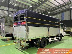 รถบรรทุก Isuzu QKR 270 2.5 ตัน รุ่นตู้ผ้าใบ