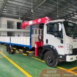 Xe tải Isuzu FRR 650 5 tấn gắn cẩu Unic URV370