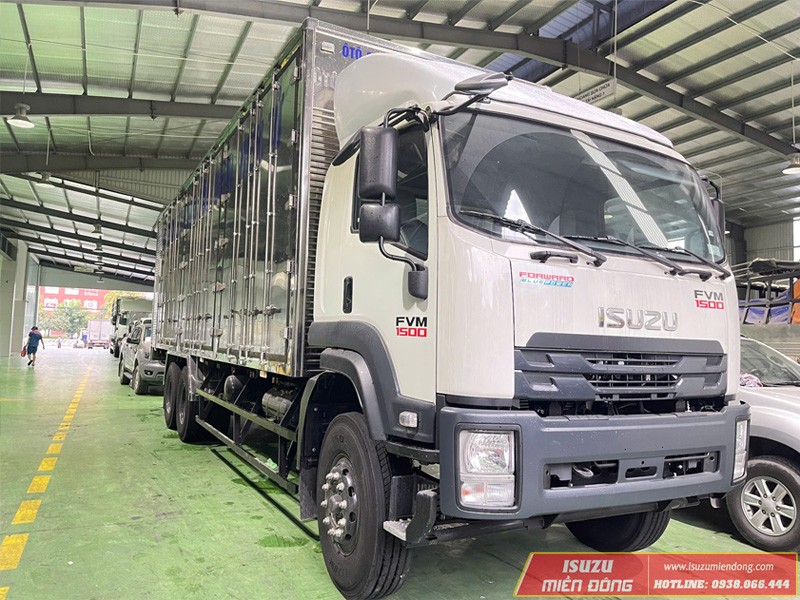 Xe tải Isuzu FVM 1500 15 tấn thùng kín chở pallet