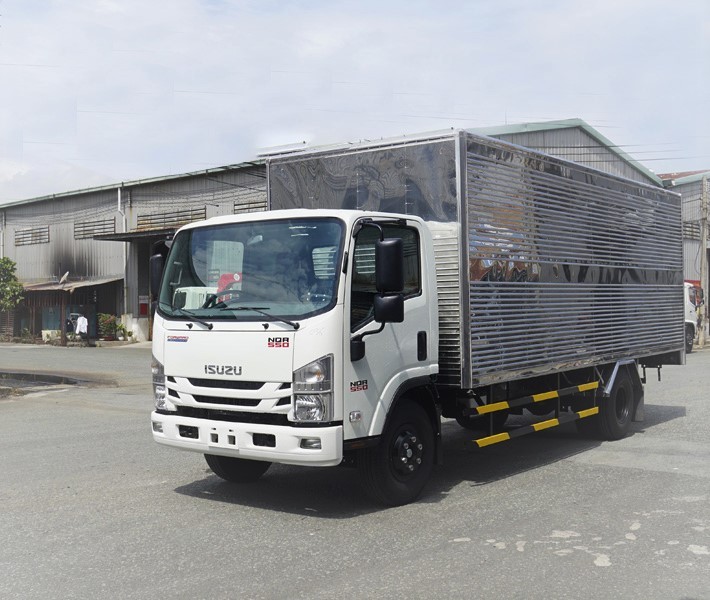 Ngoại thất xe tải Isuzu NQR75ME4