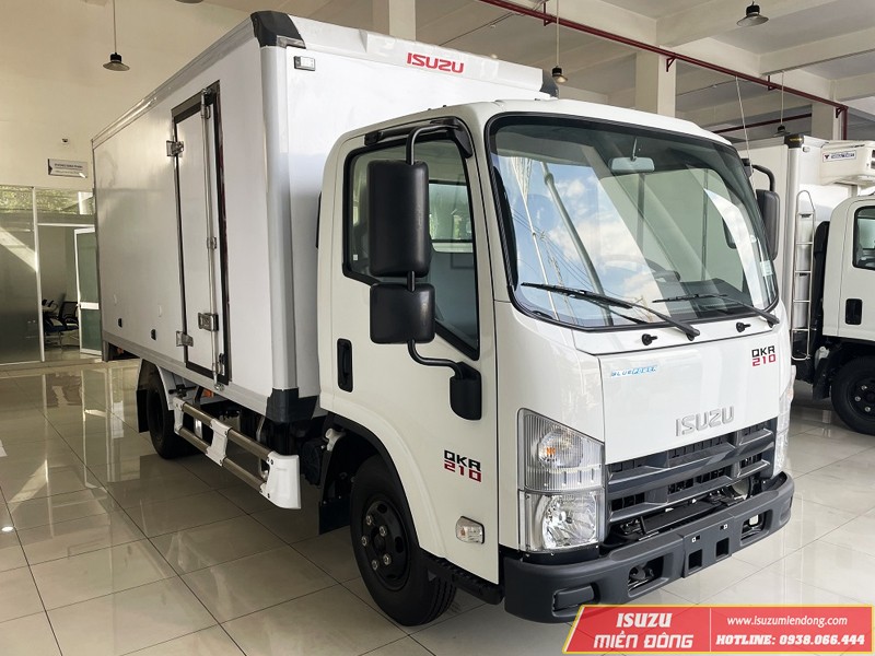 Hình ảnh thùng kín composite xe bán tải Isuzu QKR 210