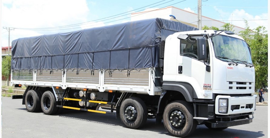 Xe tải Isuzu 8 tấn thùng 9.5 mét – Sự lựa chọn lý tưởng cho vận chuyển đa dạng loại hàng hóa.