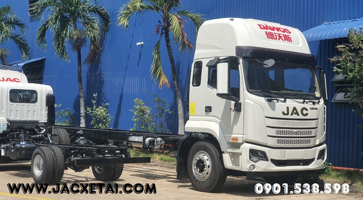 Nội thất xe tải JAC Dawos T9