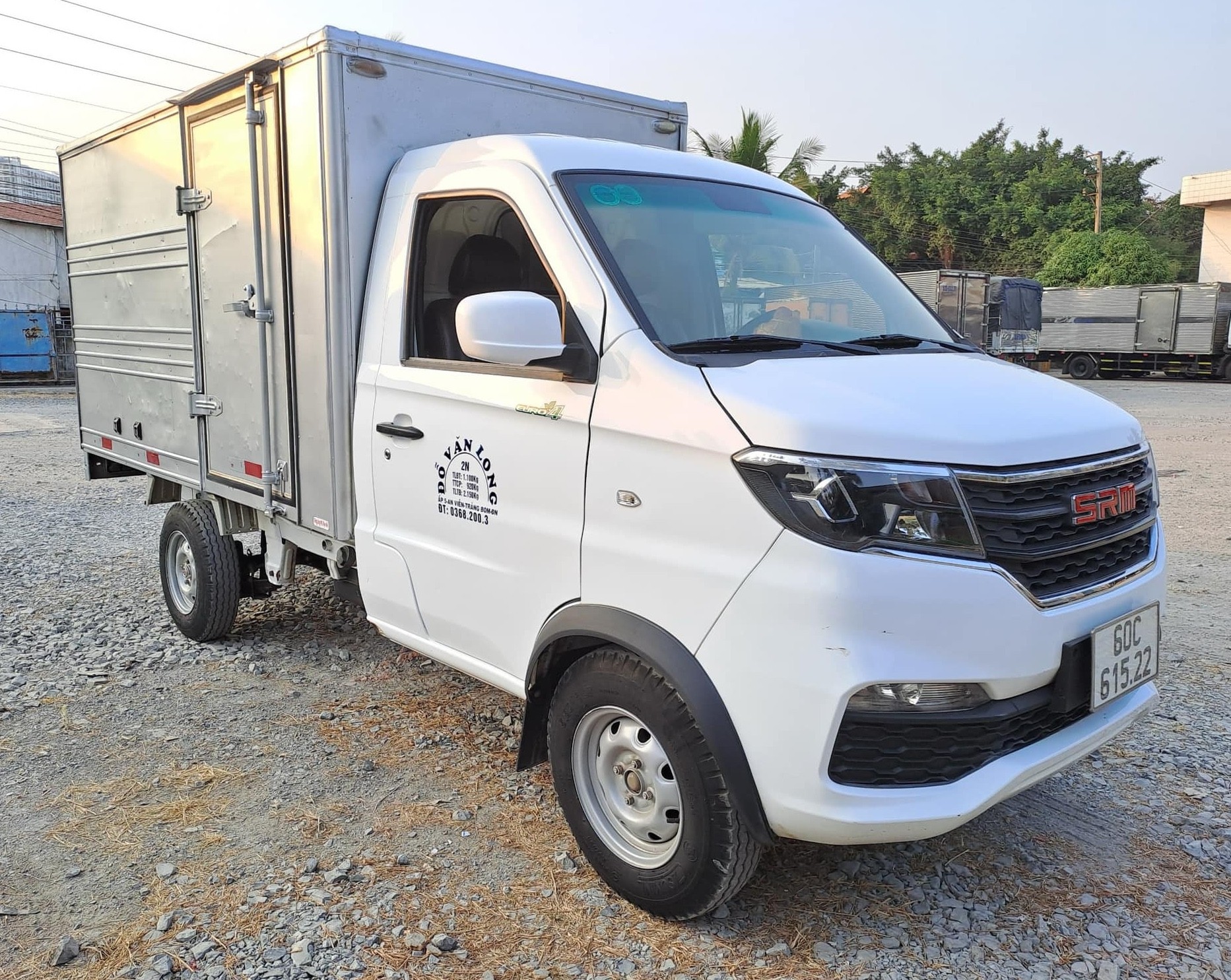 Xe tải SRM T30 900kg thùng bạt dài 2m9 cũ giá 150 triệu, phù hợp chở hàng cồng kềnh, ống nước, vật liệu dài.