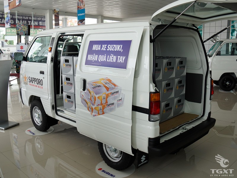 Cấu tạo thùng xe bán tải Suzuki Blind Van 500kg liền khối, chắc chắn và an toàn cho hàng hóa.