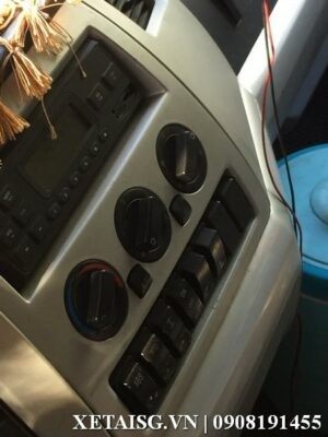 Motor não reparado de um camião Thaco Auman de 3 eixos usado