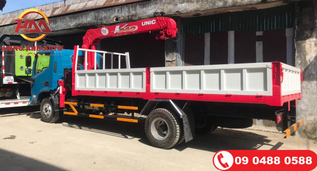 Thùng xe tải Thaco Ollin S720 gắn cẩu