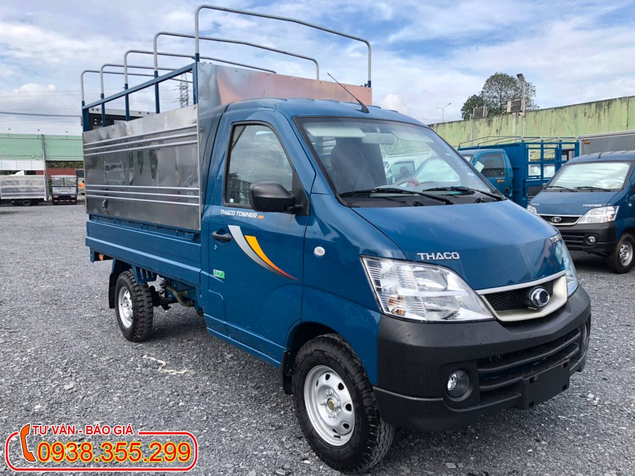 Xe Towner 990 thùng mui bạt - tải hàng 990 kg