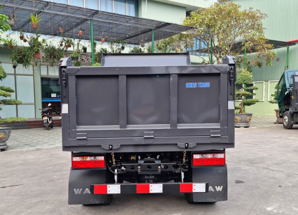 xe ben chiến thắng 4.98 tấn