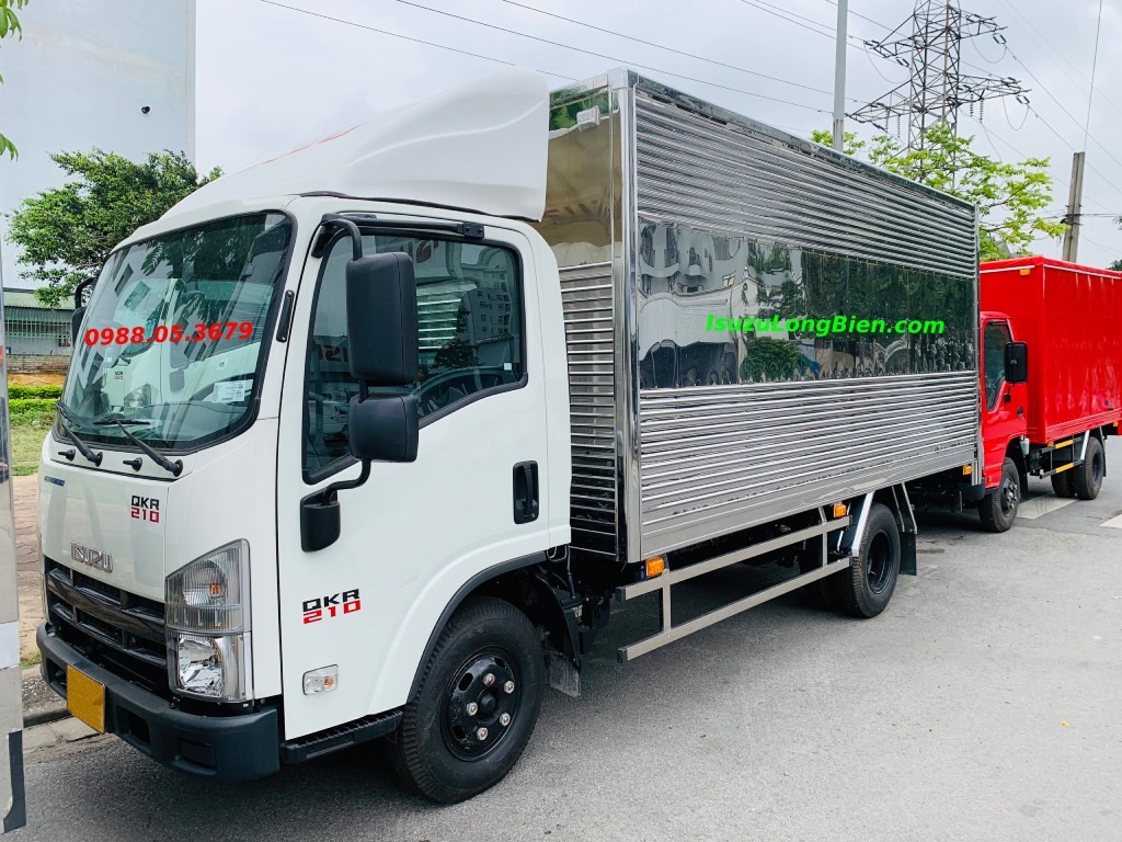 Ô tô Isuzu xe tải QKR 270 2.7 tấn nâng tải thùng kín inox chất lượng cao