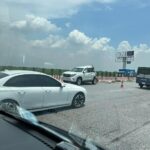 Hiện trường vụ tai nạn xe Land Cruiser Prado trên cao tốc Pháp Vân, phần đuôi xe biến dạng nghiêm trọng sau cú va chạm mạnh