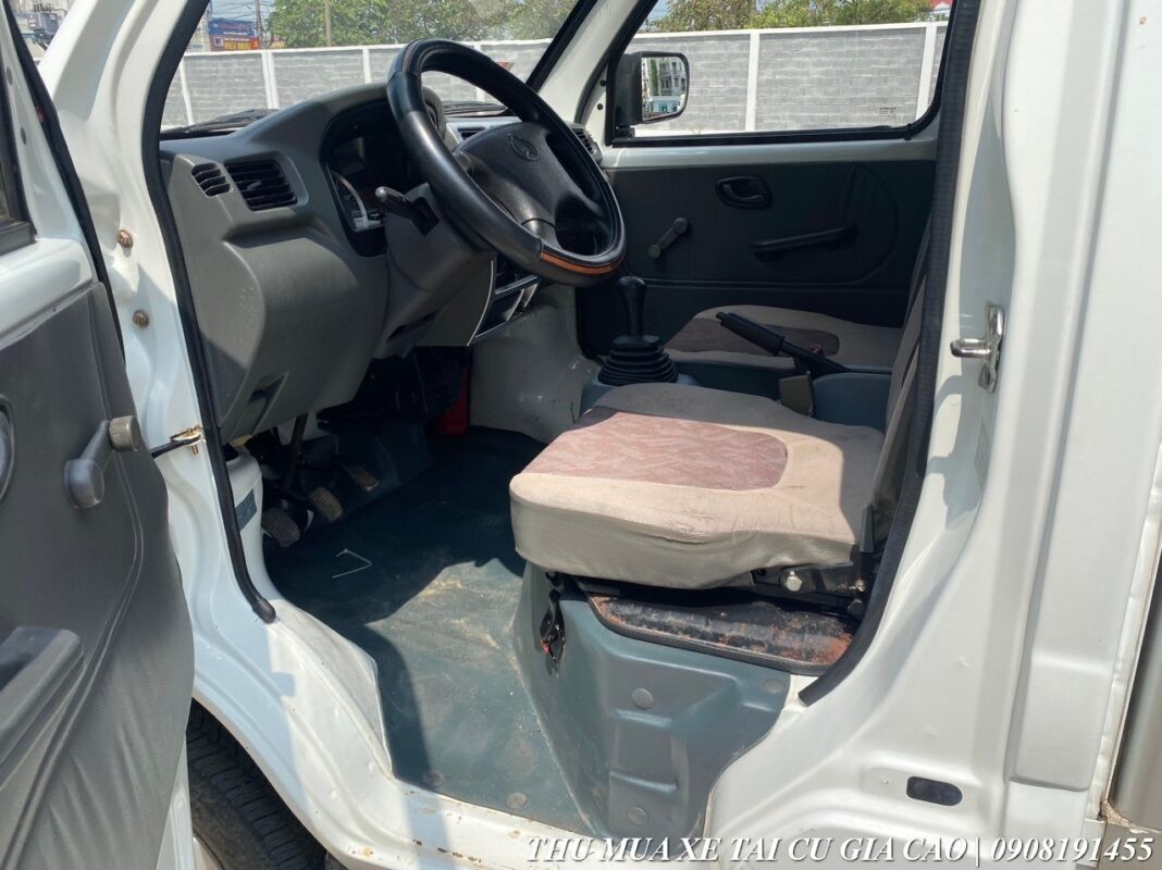 Interior of the used 2018 Changan 700kg truck seats, showing original fabric seats