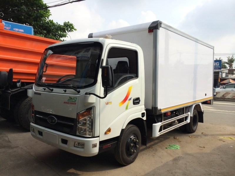 Xe tải Veam 1500kg thùng kín màu trắng, thiết kế hiện đại mạnh mẽ