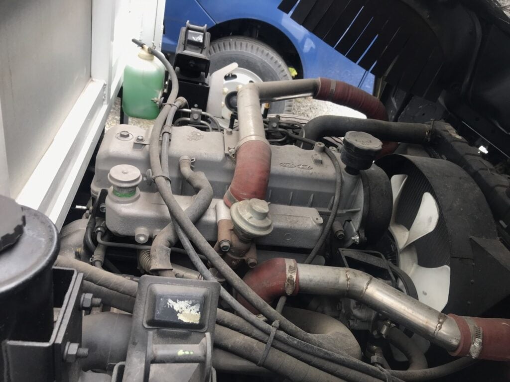 Turbolader am Motor des TMT 2.5 Tonnen LKWs