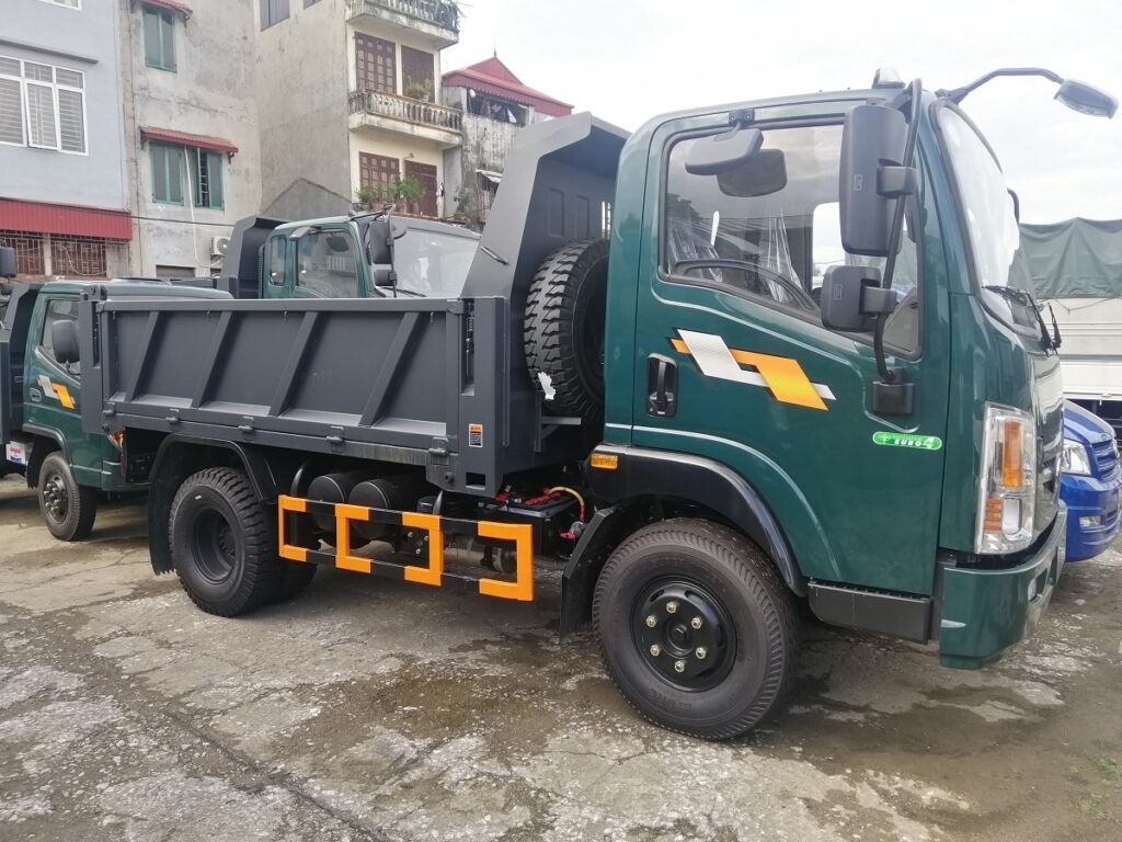 กระจกบังลมขนาดใหญ่ของรถบรรทุกดั้มพ์ 5 ตัน TMT KC7050D