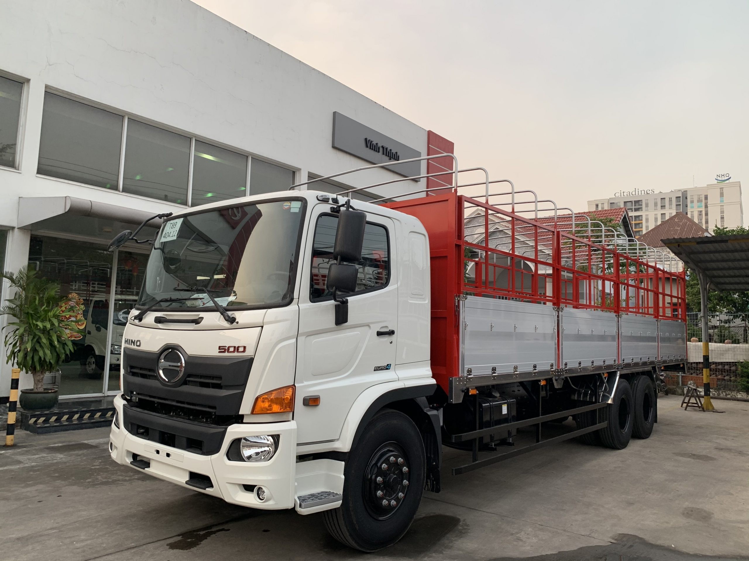รถบรรทุก Hino 15 ตัน ตู้ทึบ ขนส่งสินค้าหลากหลาย