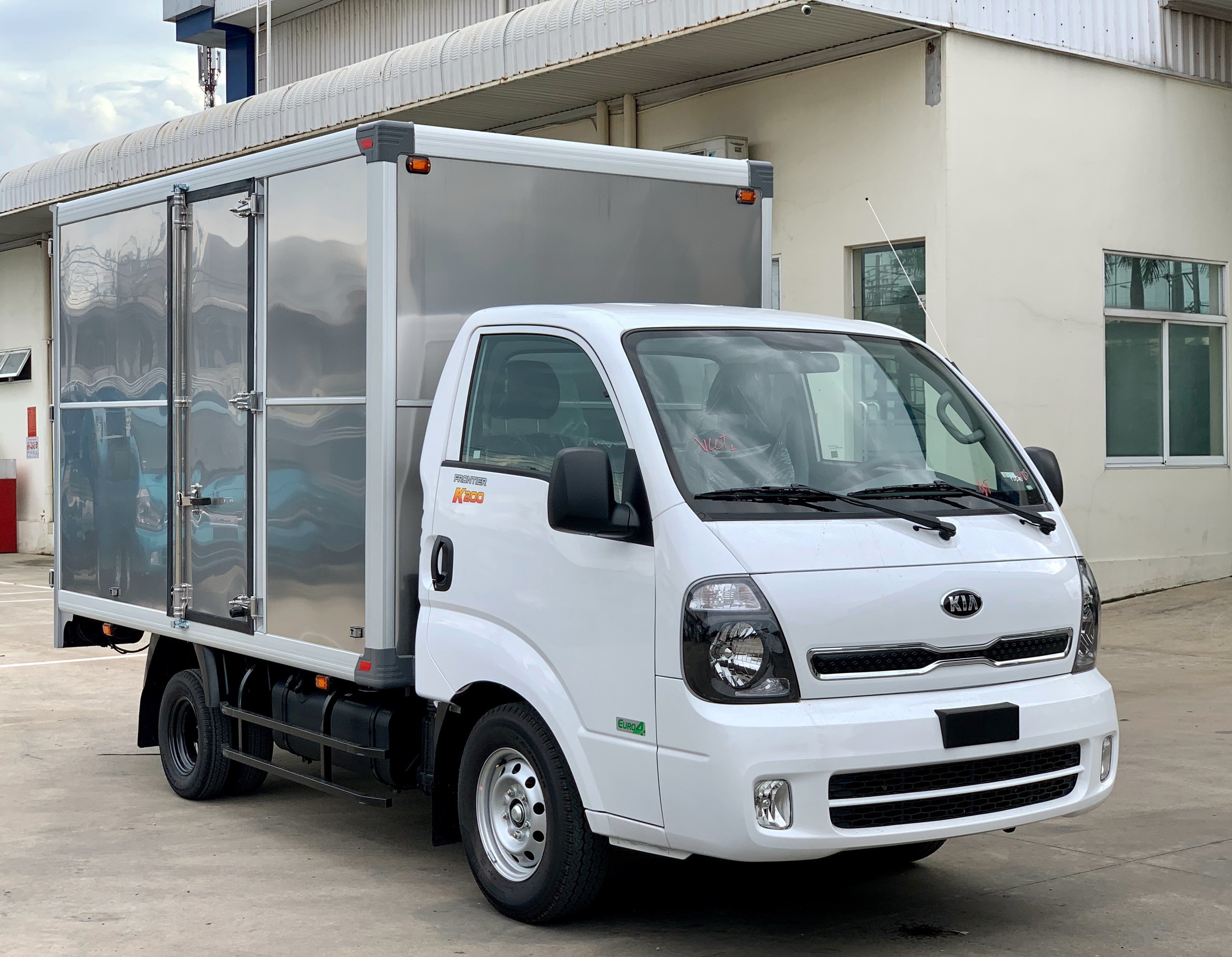Tổng quan xe tải 2 tấn k200