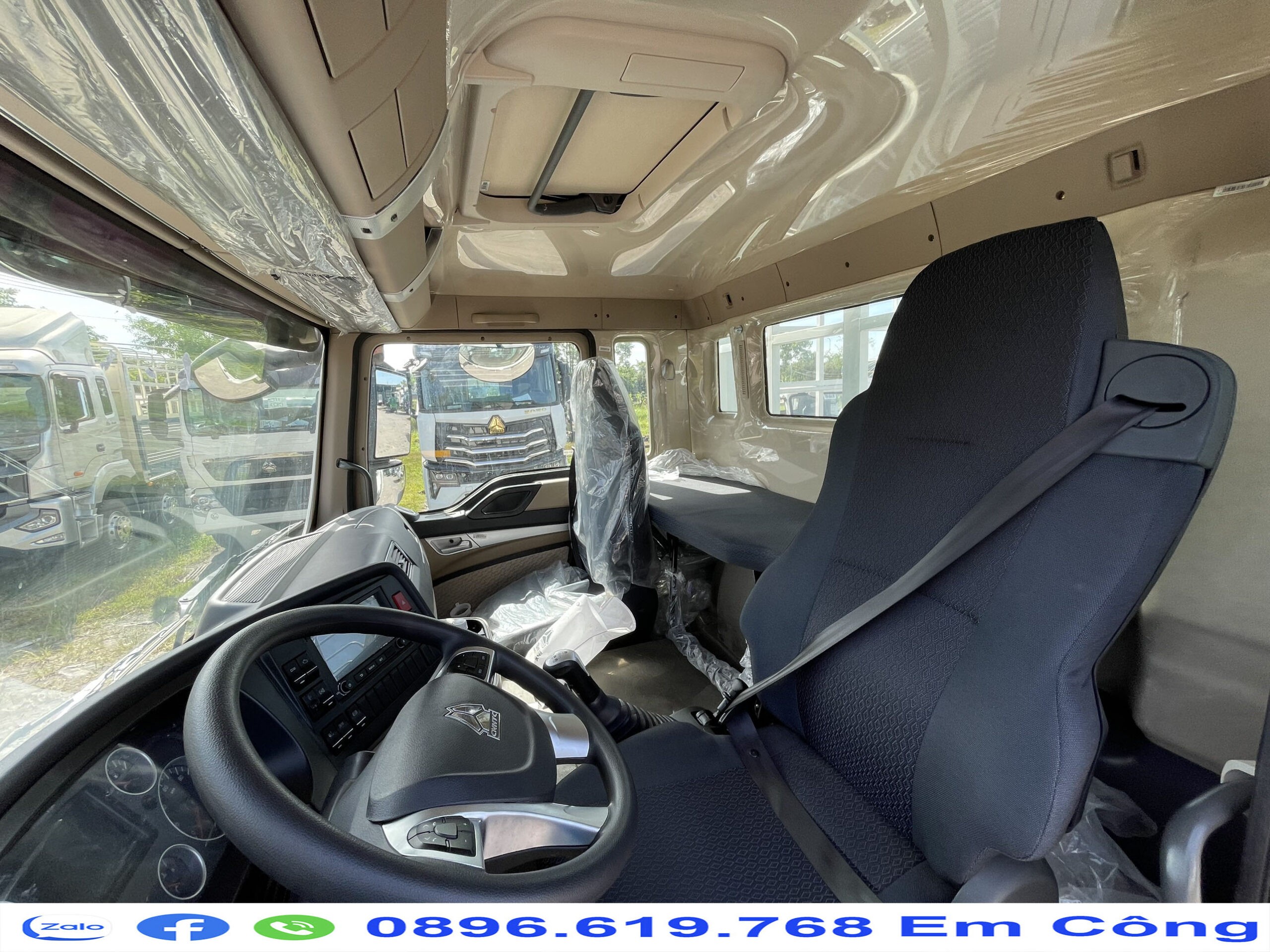 Cabin nâng điện xe tải Hino FG 8 tấn đời 2013
