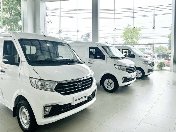 Xe tải Thaco Frontier Van 2 chỗ, xe van chạy giờ cấm