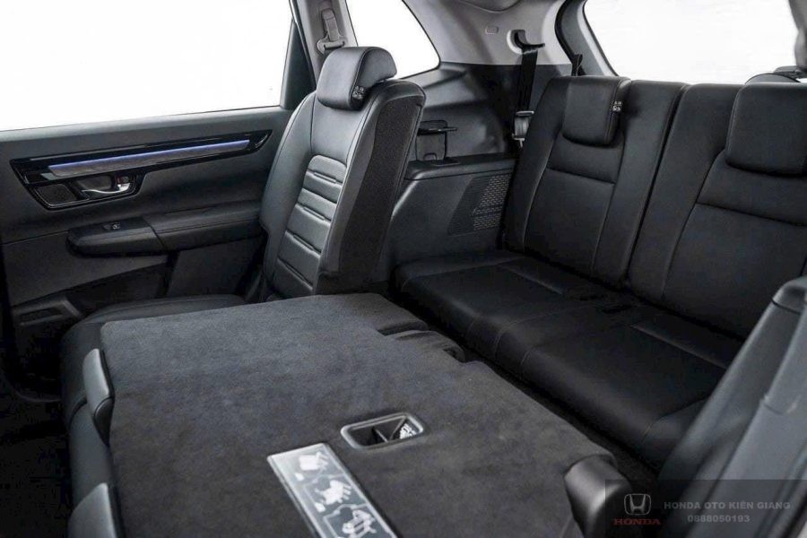 Schowek przed fotelem pasażera w Hondzie CR-V 2025