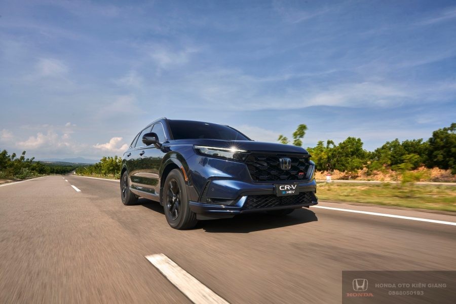Technologia hybrydowa e:HEV oszczędzająca paliwo w Hondzie CR-V 2025