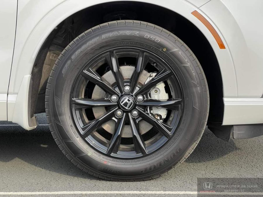 Profil boczny Hondy CR-V 2025, elegancki wygląd