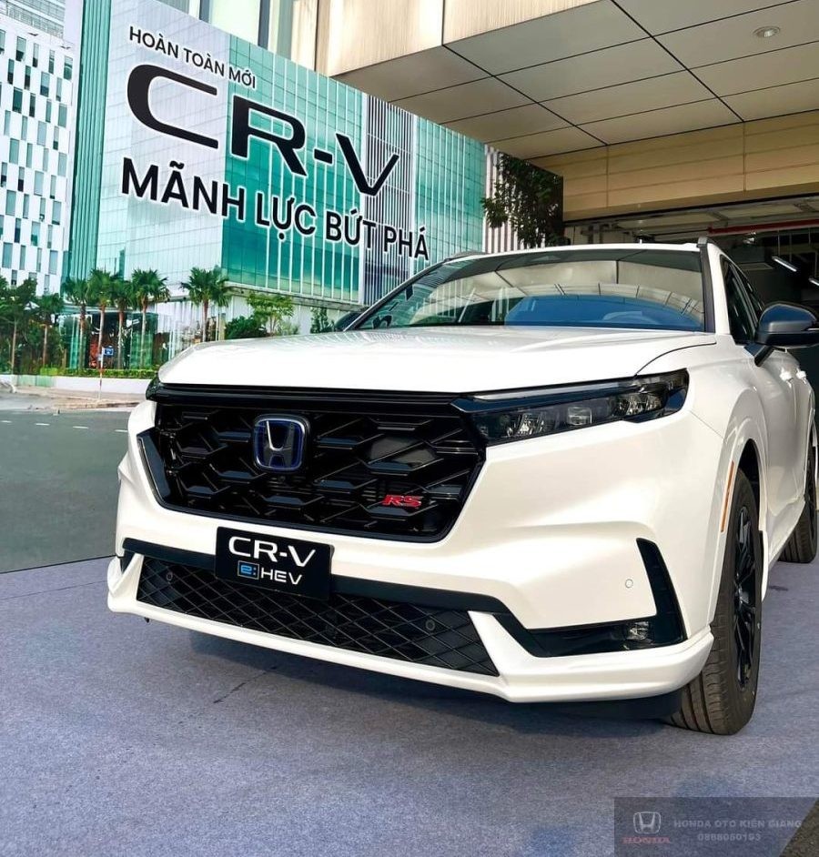 Honda CR-V 2025 w kolorze białym perłowym, elegancki wygląd