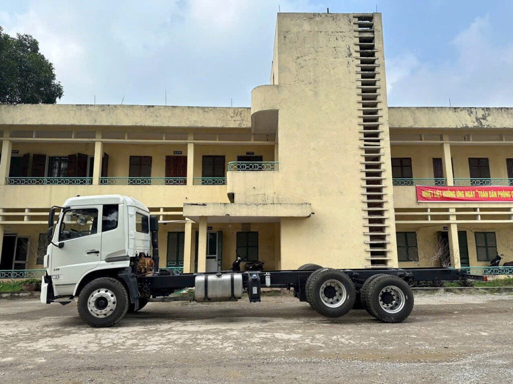 Fahrgestell des Chanan Dongfeng LKWs