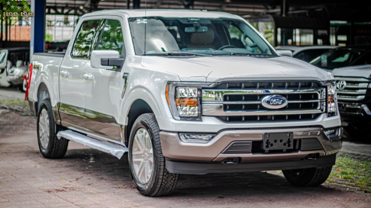Ford F-150 Lariat tại Campuchia