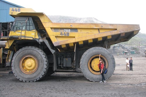 Pneu gigante do Komatsu HD785