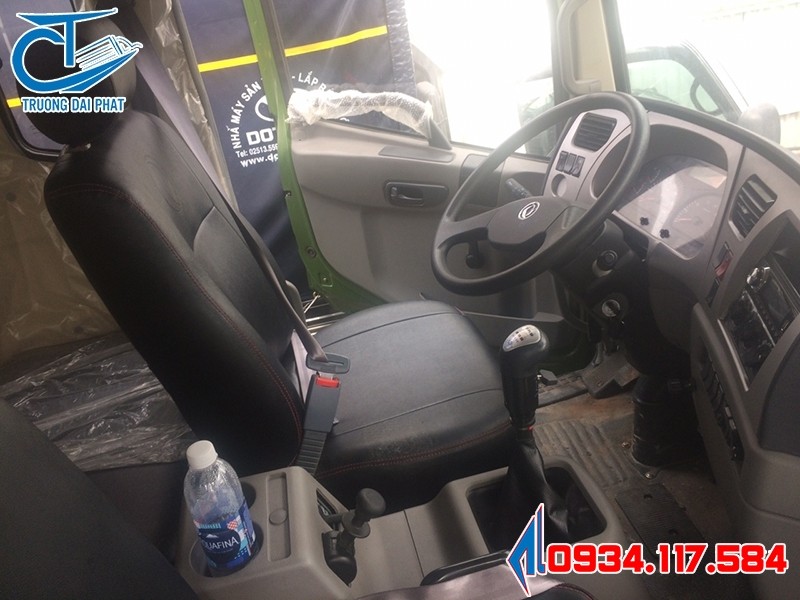 alt text: Bảng điều khiển xe tải 3 cầu Trường Giang
