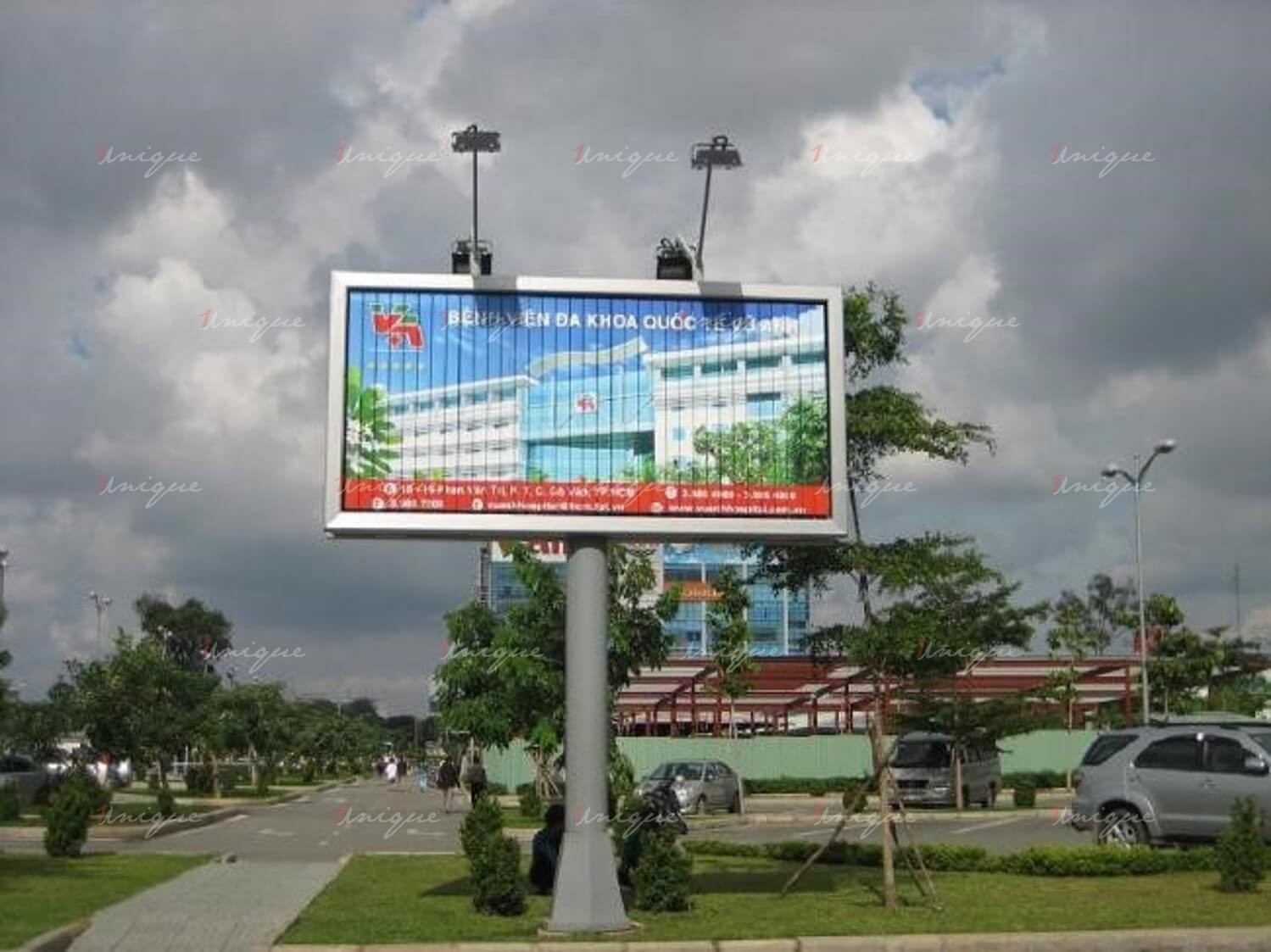 Biển quảng cáo lật 3 mặt trivision billboard