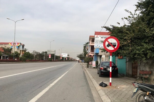 Biển báo cấm xe tải