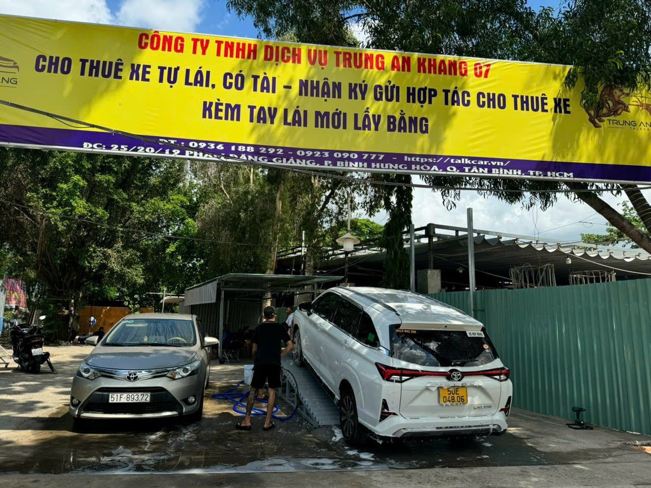 Hình ảnh thực tế xe bán tải cho thuê tại Talkcar