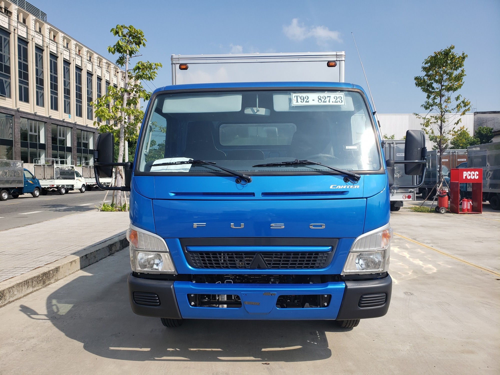 Fuso Canter 6.5 Truck Interior
