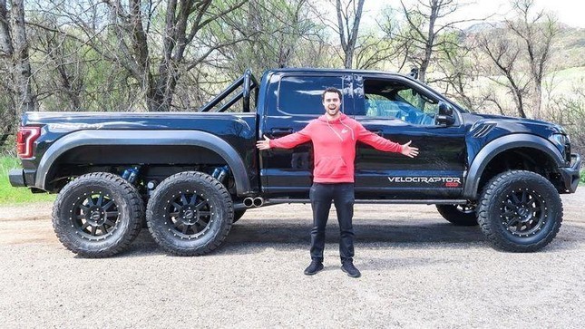 Hennessey VelociRaptor 6x6