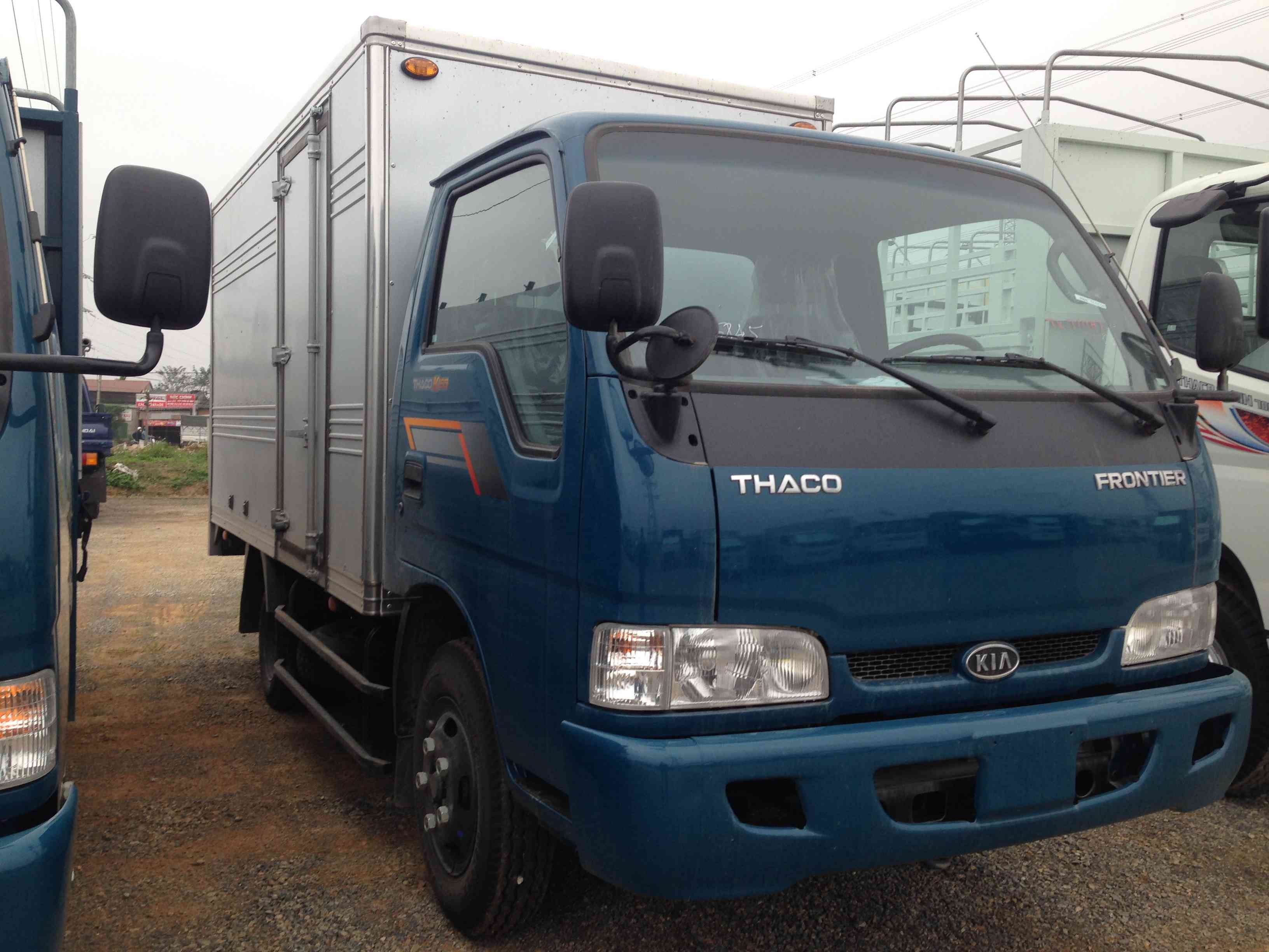Xe táº£i Thaco K165 thÃ¹ng kÃ­n táº£i trá»ng 2 táº¥n 3