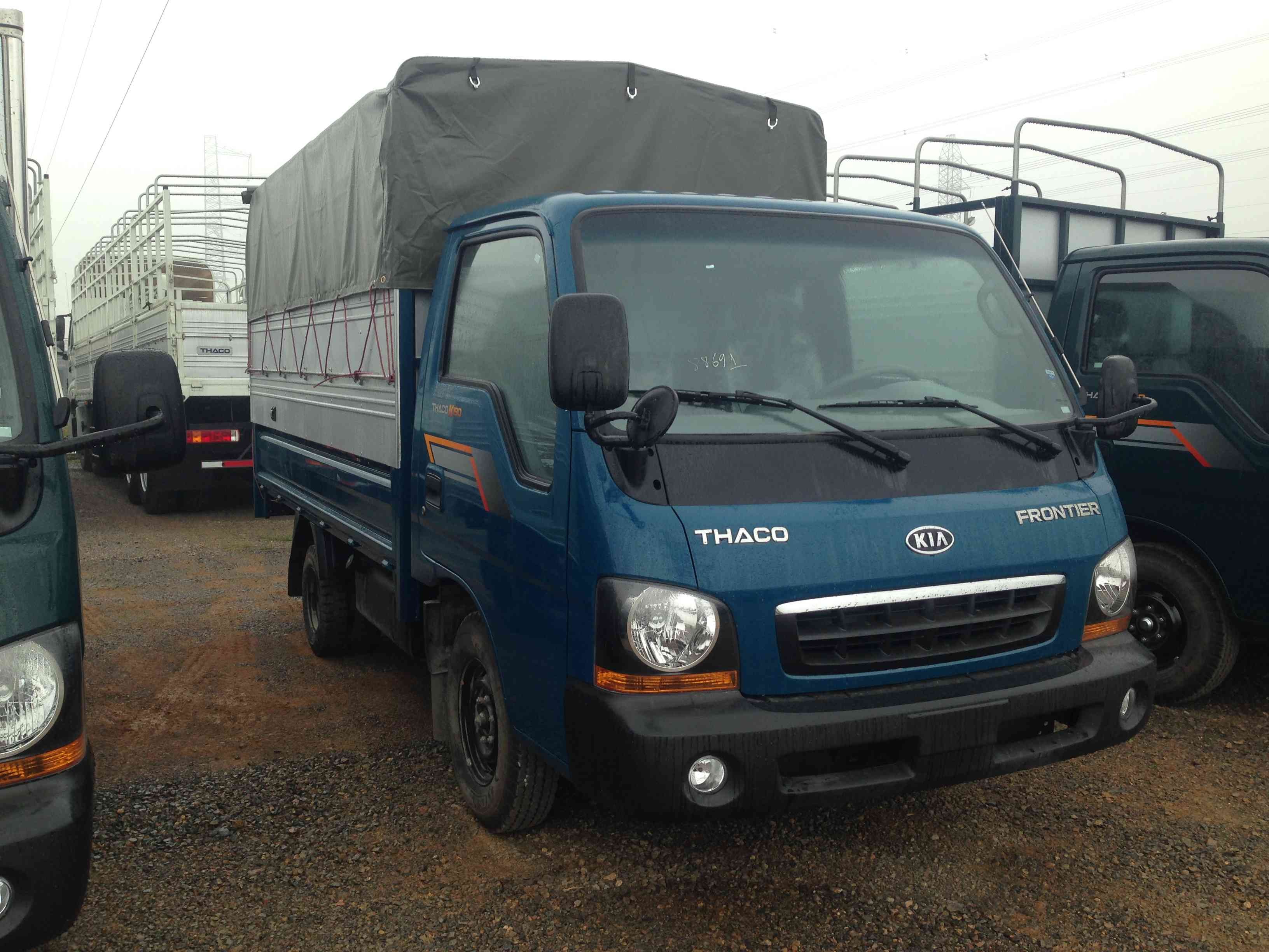 Xe tải Kia Thaco Frontier 125 thùng mui bạt