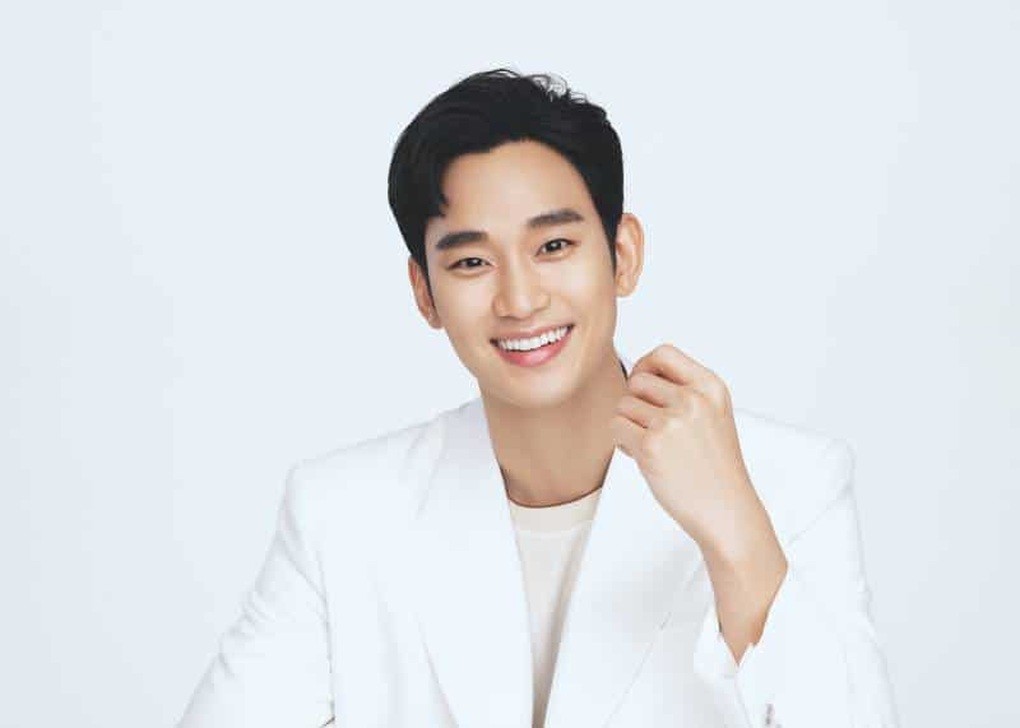 Hình ảnh Kim Soo Hyun hút thuốc khi còn đi học