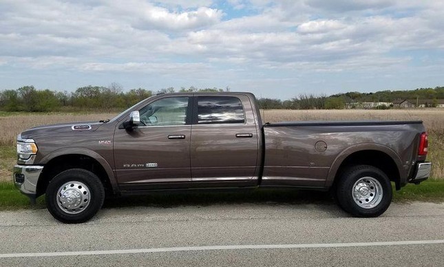 Dodge Mega Cab RAM 3500