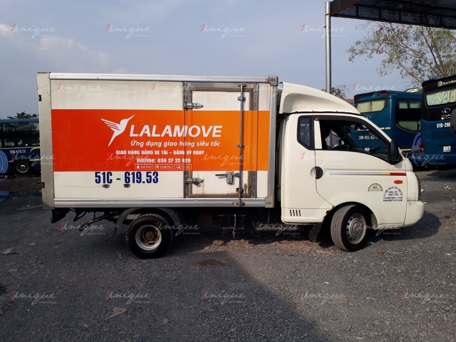 luật và quy định dán quảng cáo trên xe tải