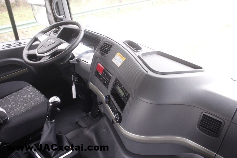 Nội thất xe tải Jac 4 chân K5